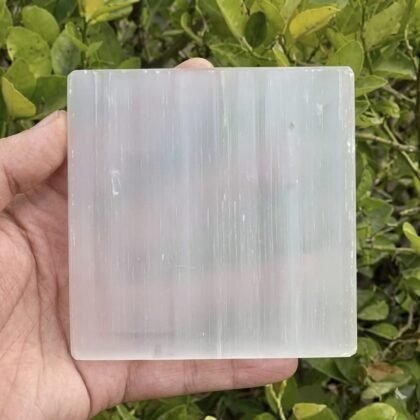 Selenite plate for crystal charging plate